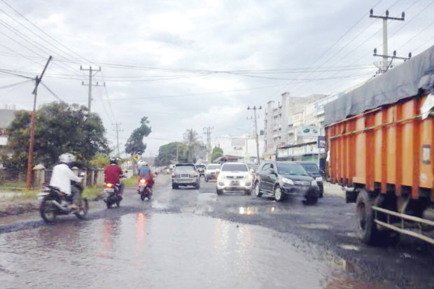 Jalan Lintas Memprihatinkan