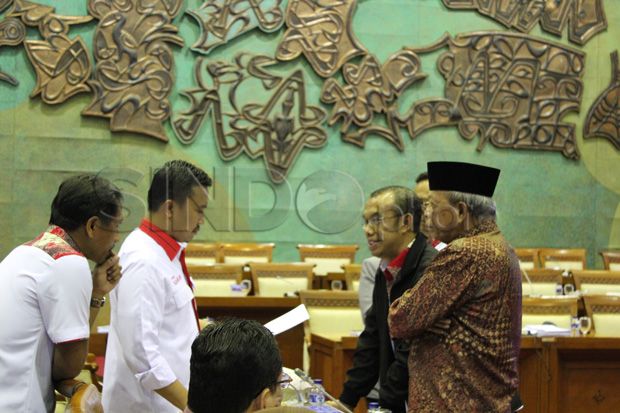 Bahas Arema dan Persebaya,...