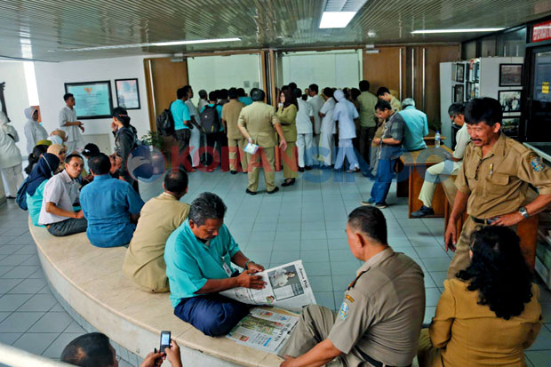 Protes Remunerasi Dipotong