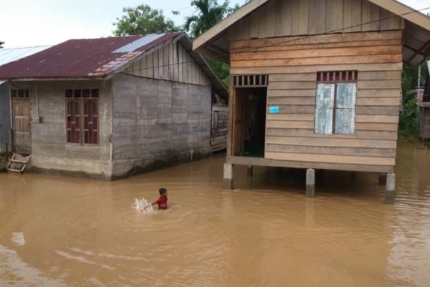 Banjir Rendam Dua Kecamatan...