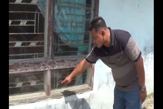 Rumah Warga Dirusak...
