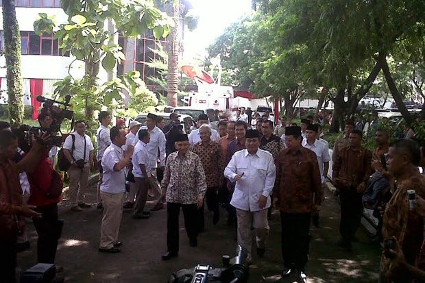 Politikus Senior, Jenderal...