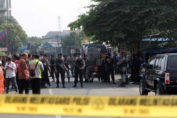 Ledakan Diduga Bom Guncang...