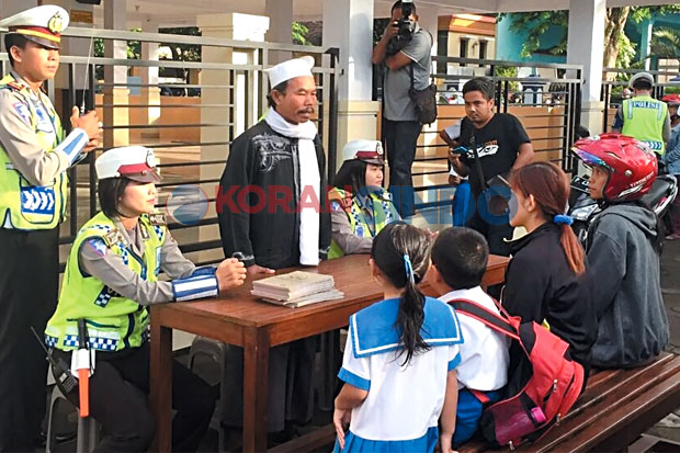 Pelanggar Lalin Diceramahi...