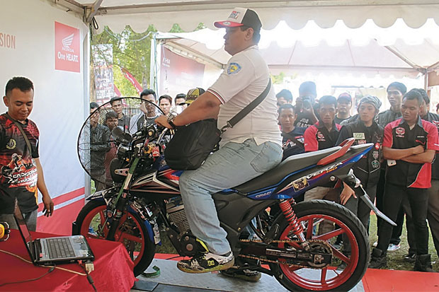 AHM Ajak Konsumen Menonton...