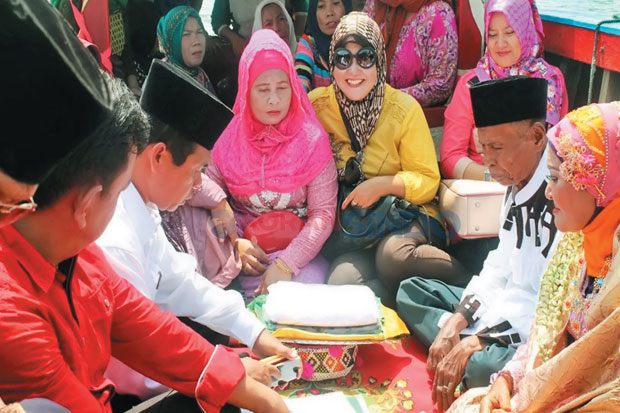 Pasangan Kakek-Nenek...