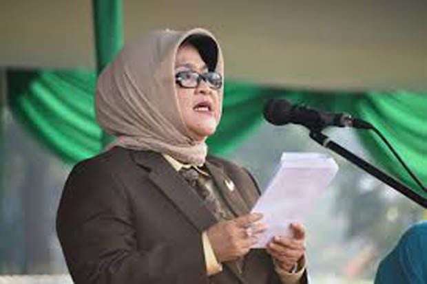 Hj Nurhayanti Minta...