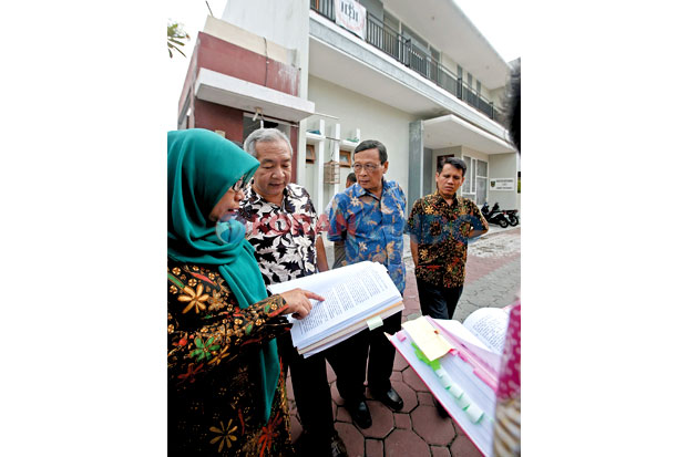 Hakim Tipikor Cek Tanah...