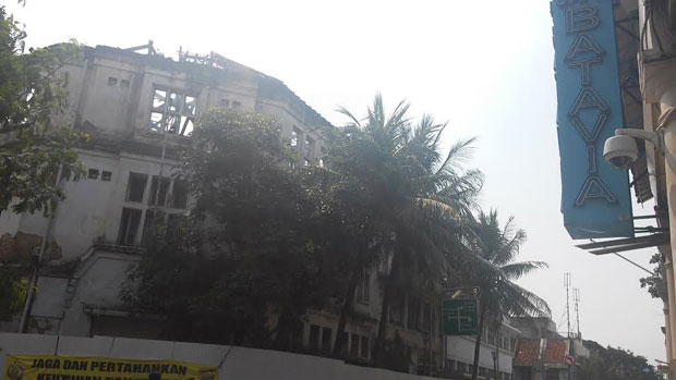 Gedung Perusahaan Asuransi...