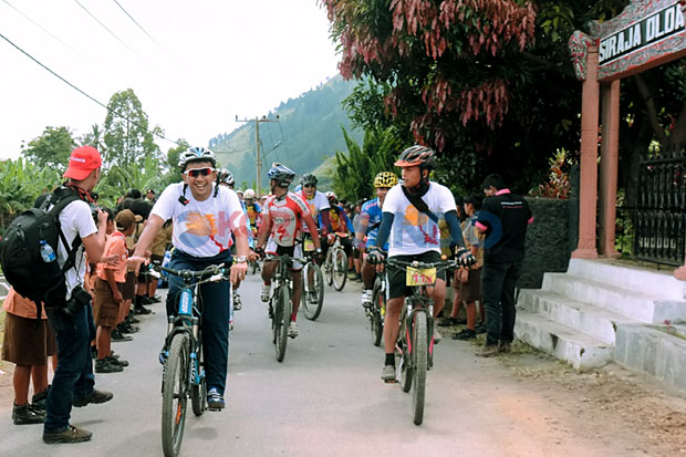 Geo Bike Kaldera Toba...