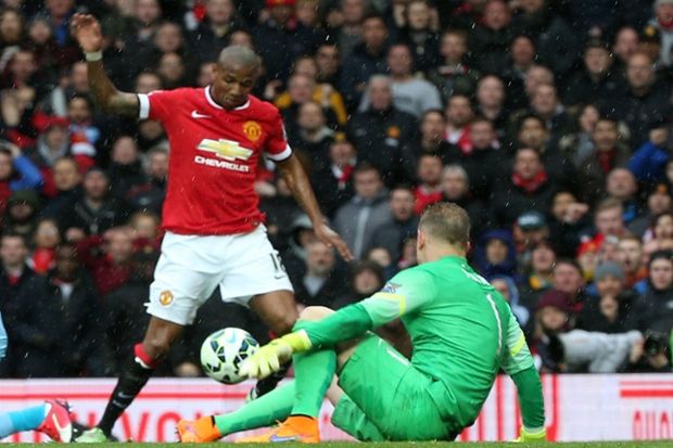 Ashley Young Buat City...
