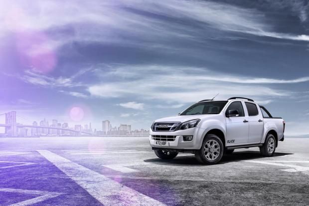 Isuzu Rilis D-Max Blade...