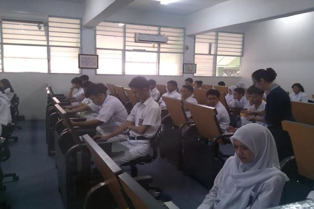 360 Siswa SMA 78 Jakarta...