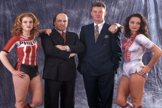 Usai Berfoto Vulgar,...