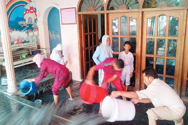 Hujan Lebat, Semarang...