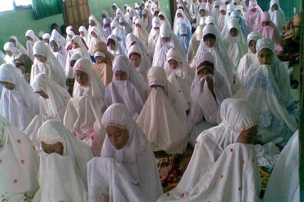 Demam Berdarah Serang...