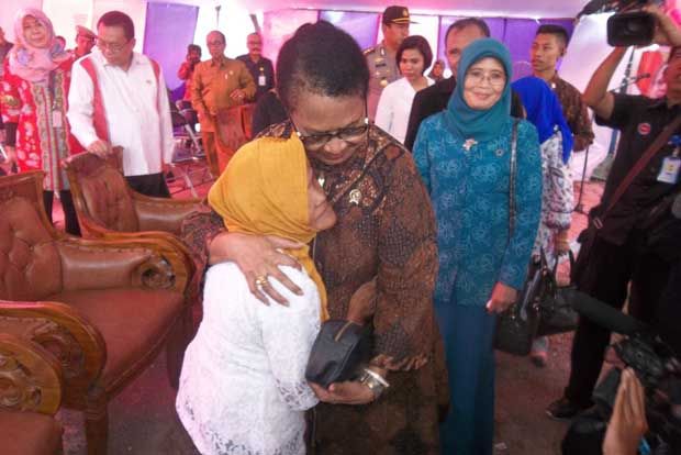 Bertemu Menteri, Nenek...