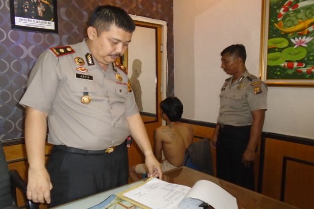 Emosi, Sopir Angkot...