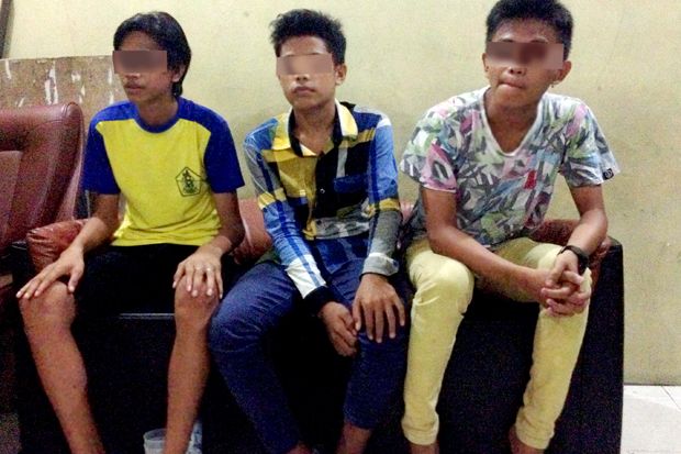 Tiga Remaja Pencuri...