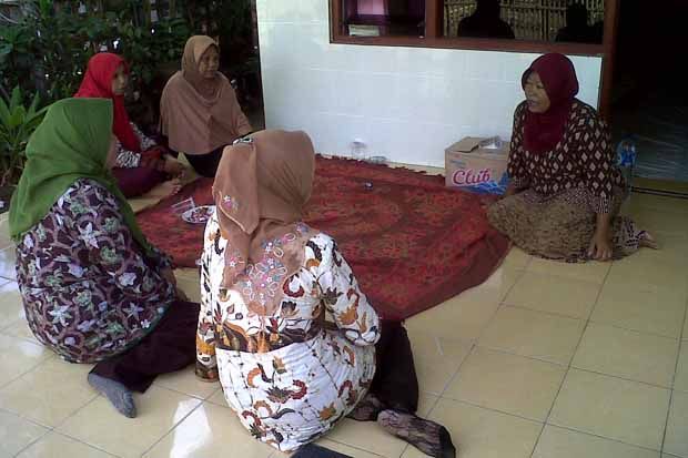 Mukena dan Jaket, Kado...