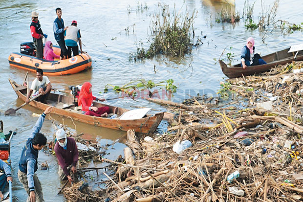 Sampah Sungai Juwana...