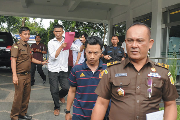 3 Tersangka Korupsi...