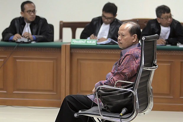 Sutan Didakwa Terima...