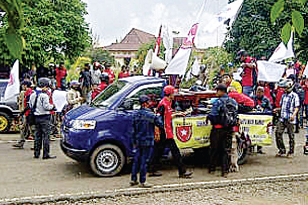 Ratusan Buruh Juanda...