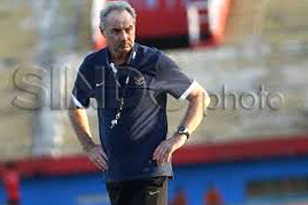 Alfred Riedl Tinggalkan...