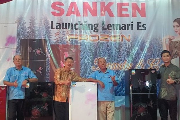 Lemari Es Cantik dengan...