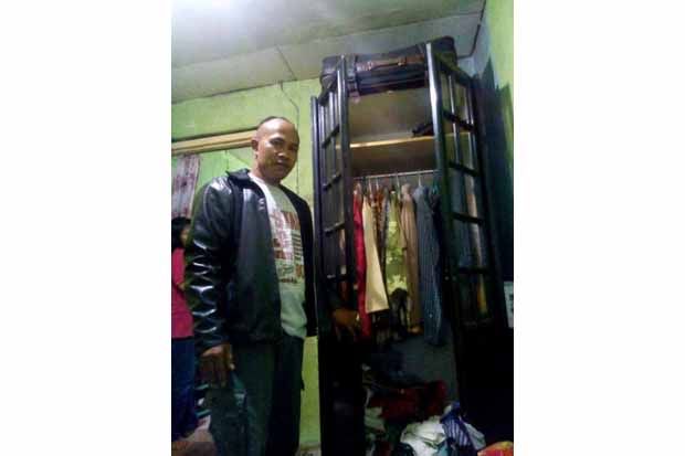 Ditinggal Antar Anak...