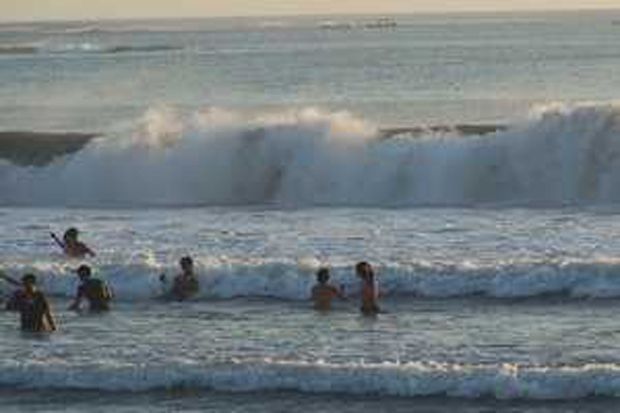 Penjual Bir di Pantai...