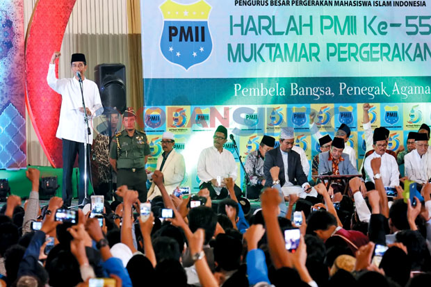 Jokowi Ajak PMII Kawal...