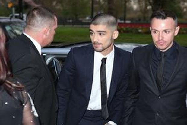 Zayn Mundur, Simon Cowell...