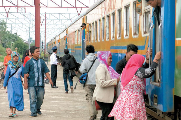Agustus, KRL sampai...