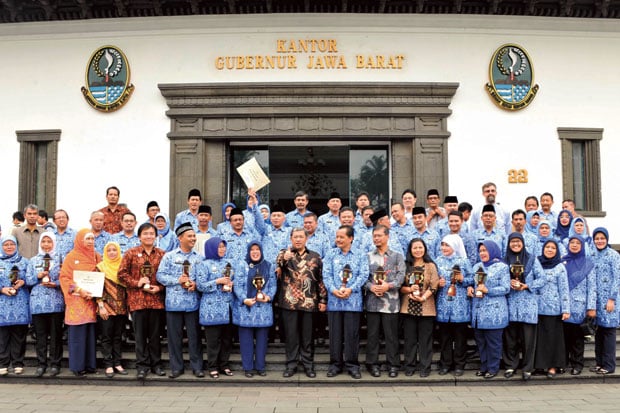 Gubernur Larang Kepsek...
