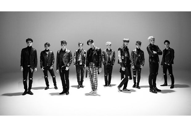 EXO Akan Gelar Konser...