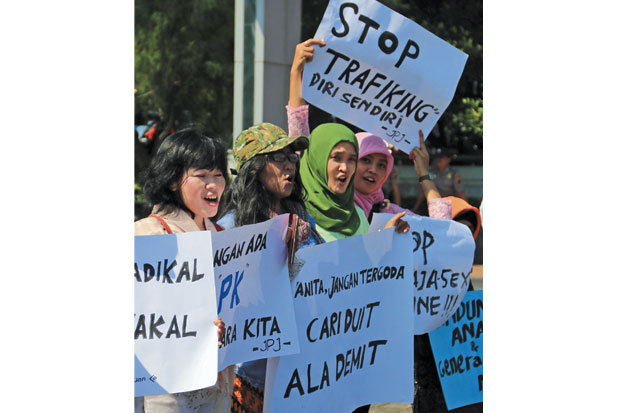 Wartawati Tuntut Pemda...