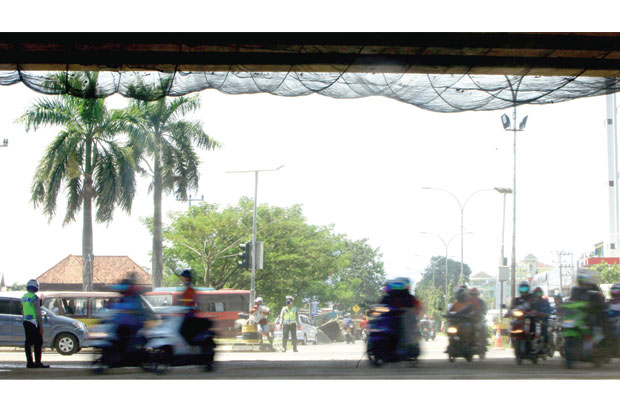 Debu Proyek Masih Segunung