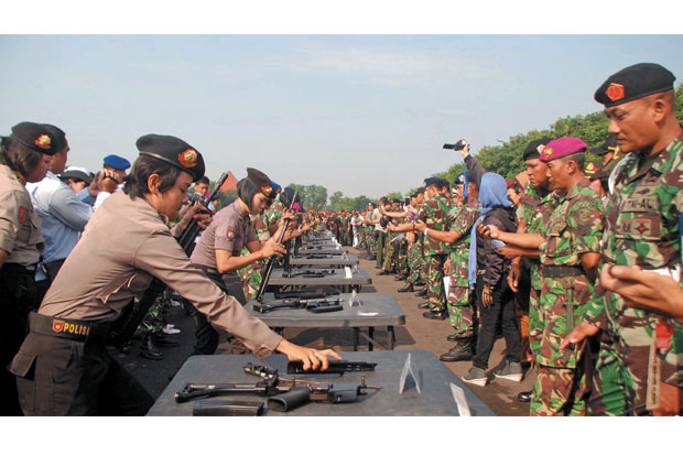 Wanita TNI Berkesempatan...