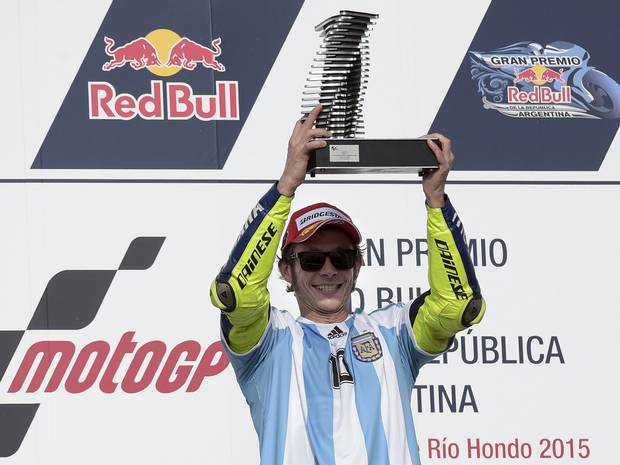Rossi Berburu Gelar...