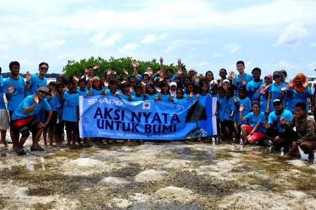Rayakan Hari Bumi, Sharp...