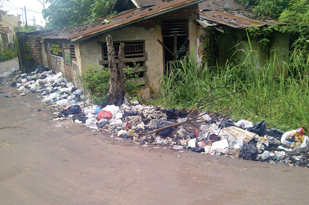 Ada Sampah di Jalan...