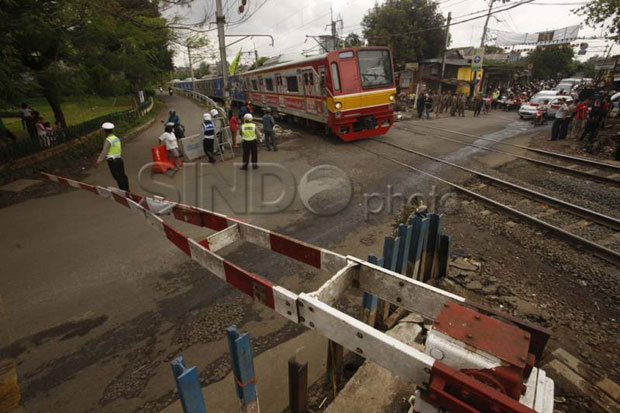 Asap Keluar Saat Kereta...