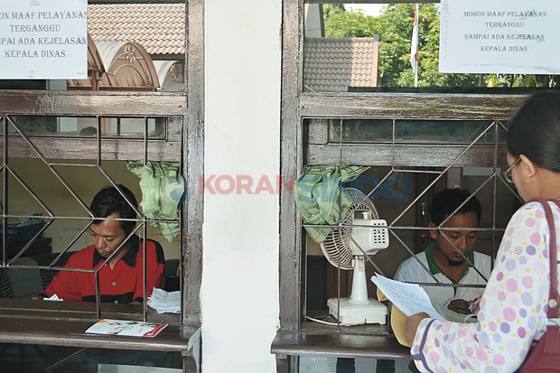 Ratusan Berkas Permohonan...