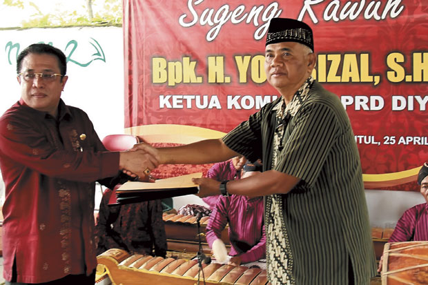Warga Masih Kesulitan...