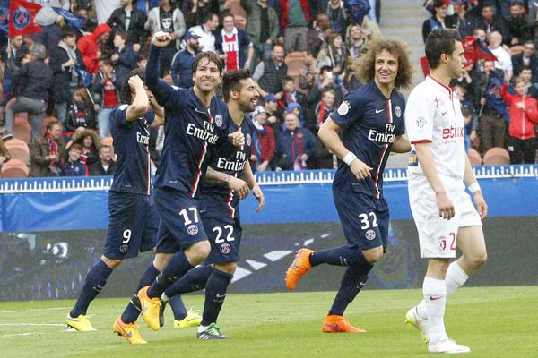 PSG Pesta Gol ke Gawang...