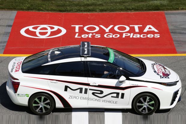 Debut Toyota Mirai di...