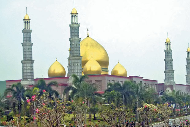 Melirik Industri Wisata...