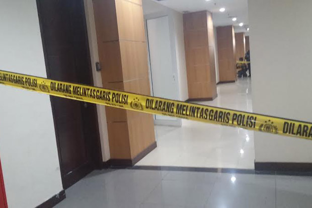 Bareskrim Geledah Kantor...